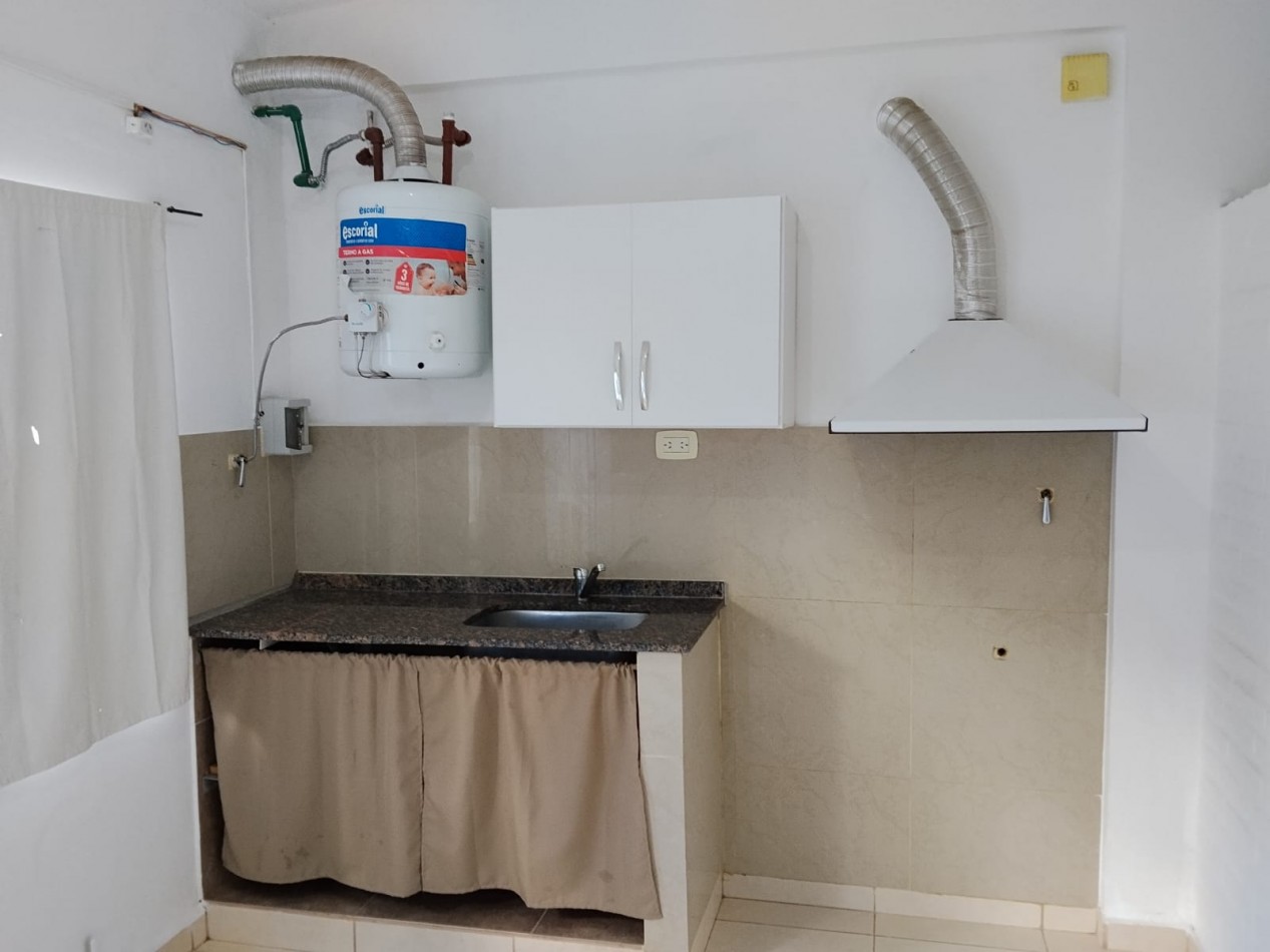 VILLA ADELA, IMPECABLE DEPARTAMENTO MONOAMBIENTE INTERNO.- 