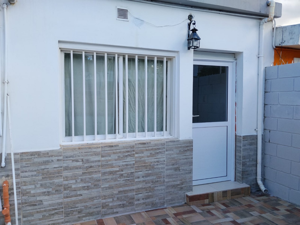 VILLA ADELA, IMPECABLE DEPARTAMENTO MONOAMBIENTE INTERNO.- 