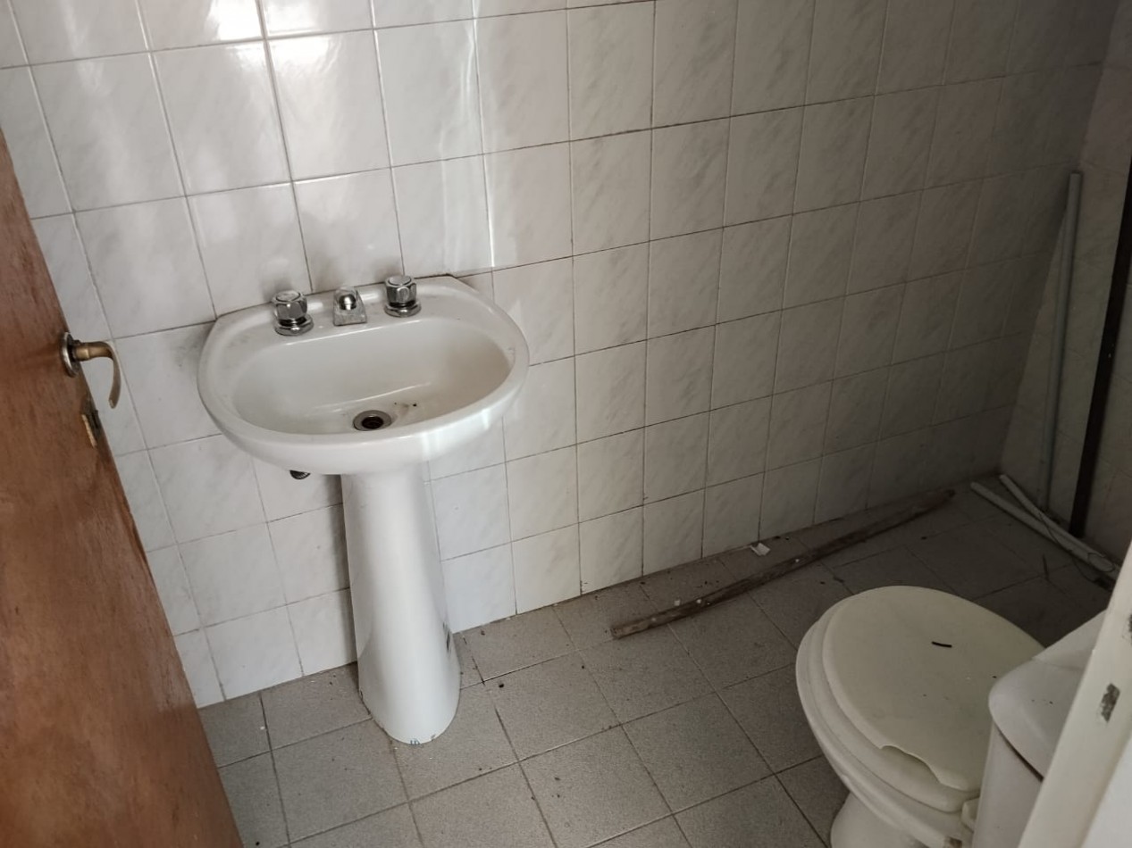 Local comercial ( sobre R20) Mejor zona comercial.- 
