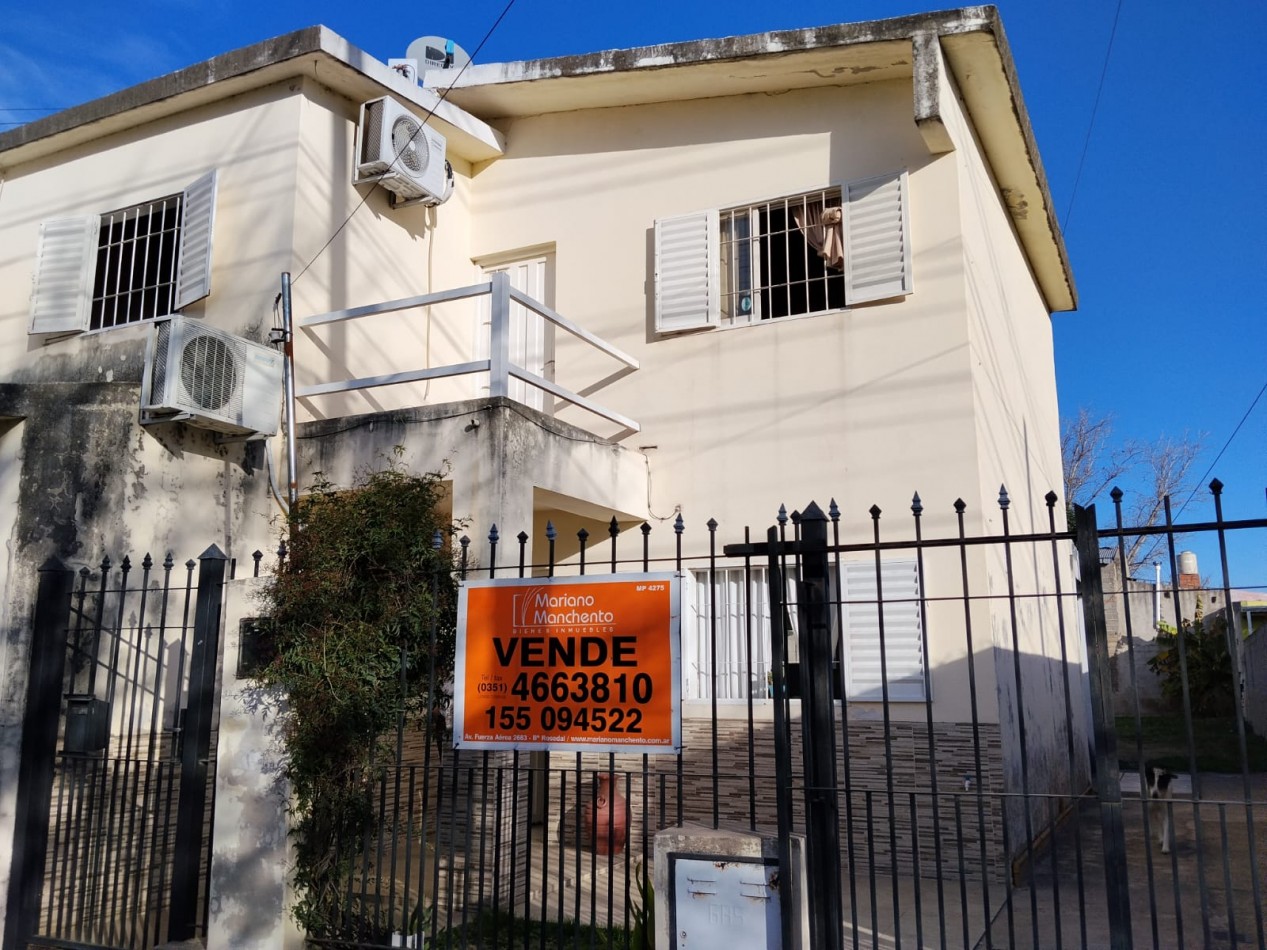 SE VENDE BARRIO VILLA ADELA, CASA DE DOS PLANTAS CON DEPARTAMENTO
