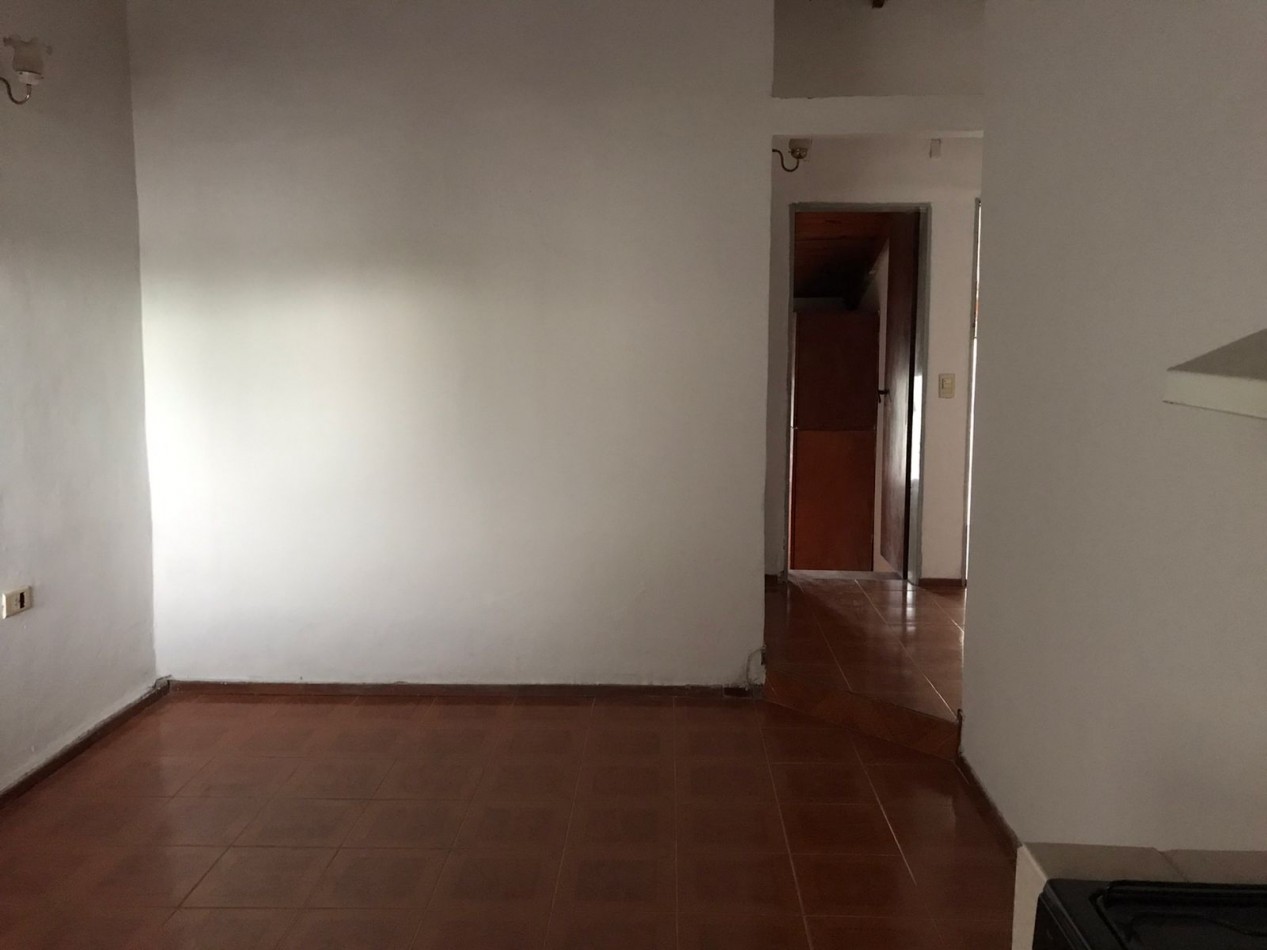 BARRIO PARQUE CAPITAL, SE ALQUILA DEPARTAMENTO EN PLANTA ALTA 