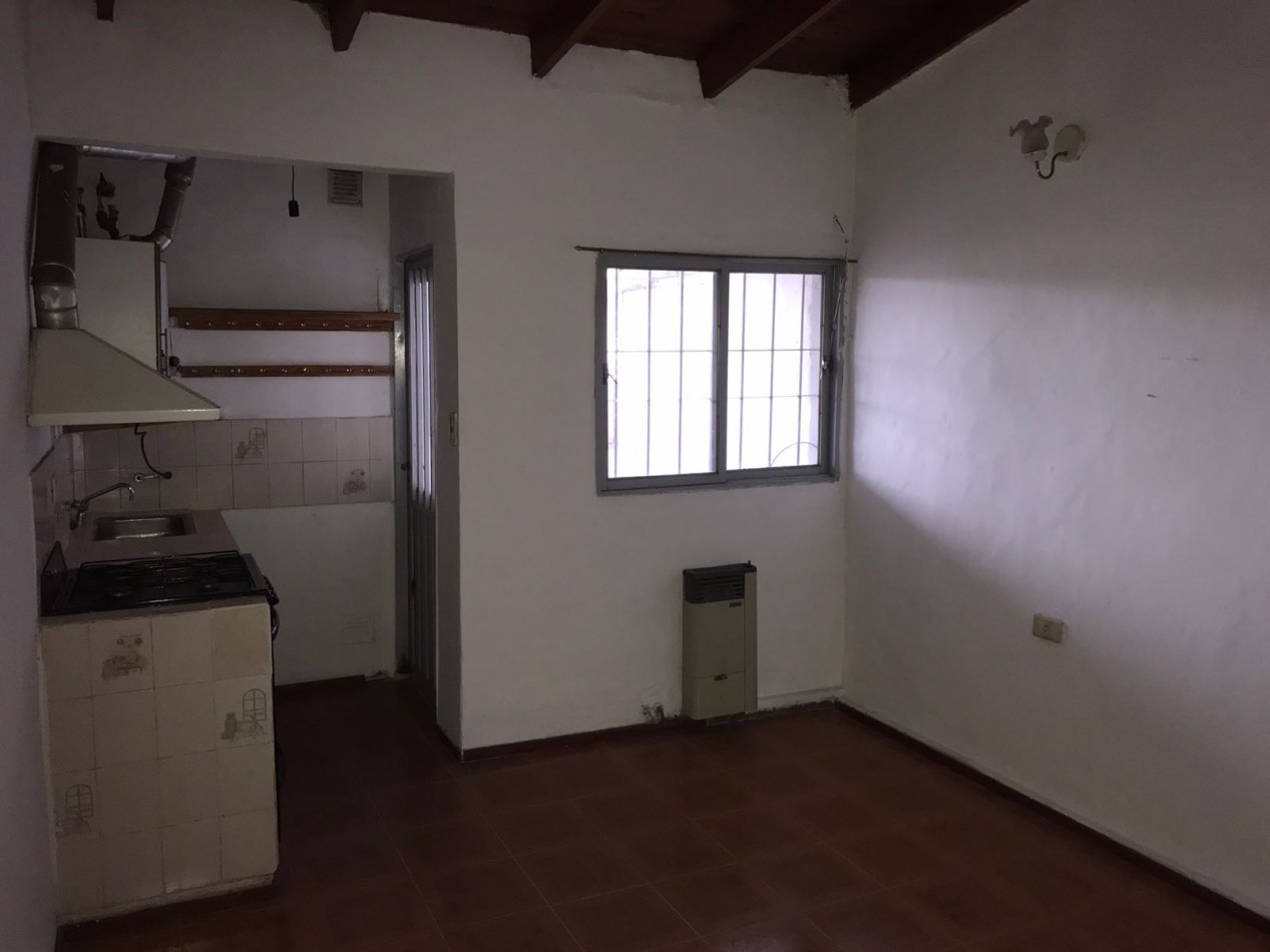 BARRIO PARQUE CAPITAL, SE ALQUILA DEPARTAMENTO EN PLANTA ALTA 