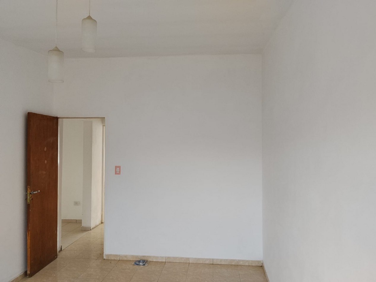 BARRIO LOS GRANADOS, DEPARTAMENTO PLANTA ALTA PARA ALQUILAR