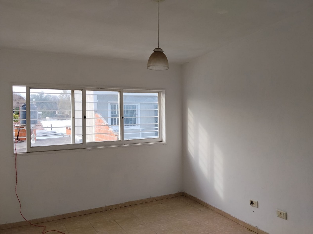 BARRIO LOS GRANADOS, DEPARTAMENTO PLANTA ALTA PARA ALQUILAR