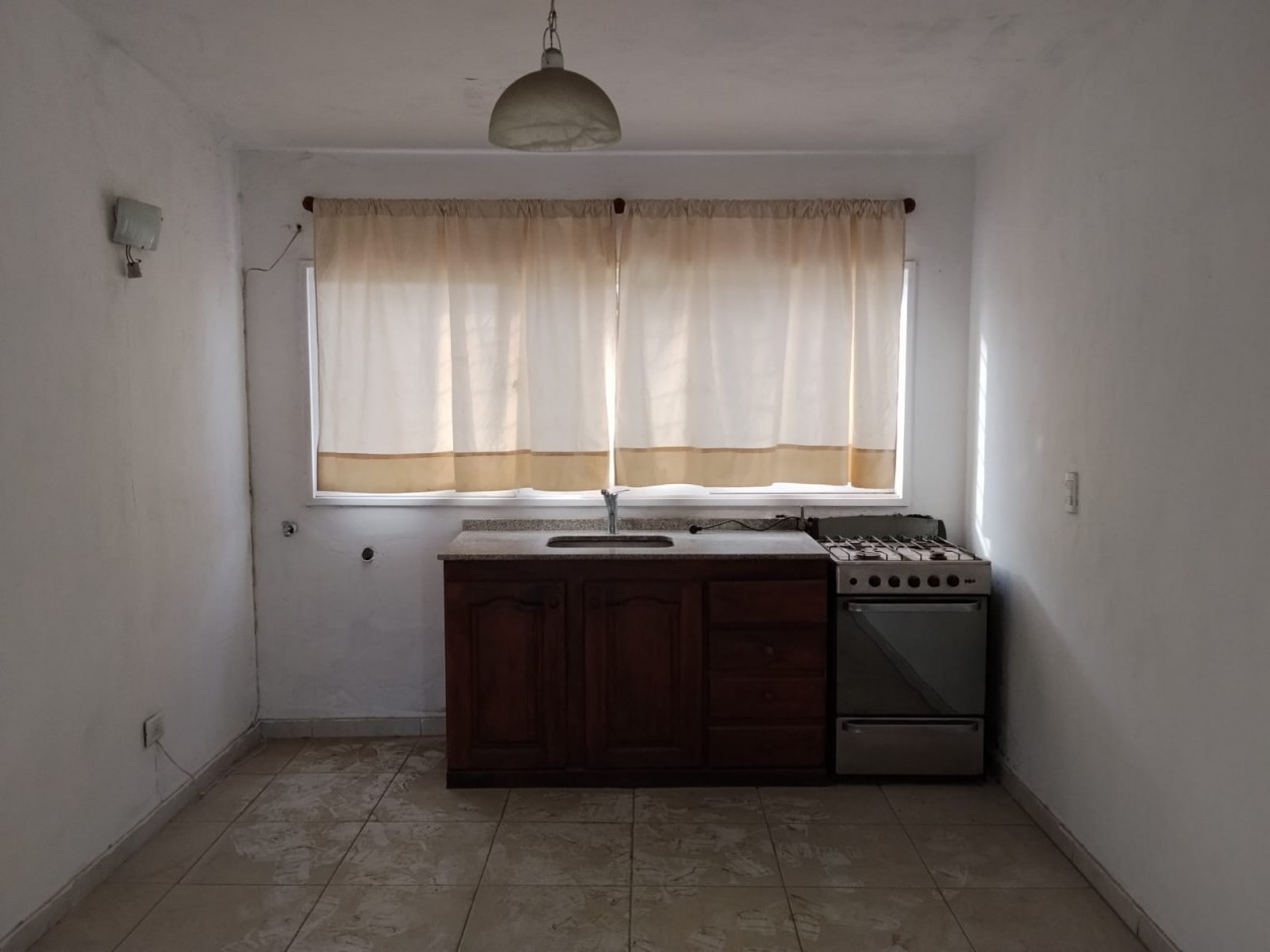 BARRIO LOS GRANADOS, DEPARTAMENTO PLANTA ALTA PARA ALQUILAR