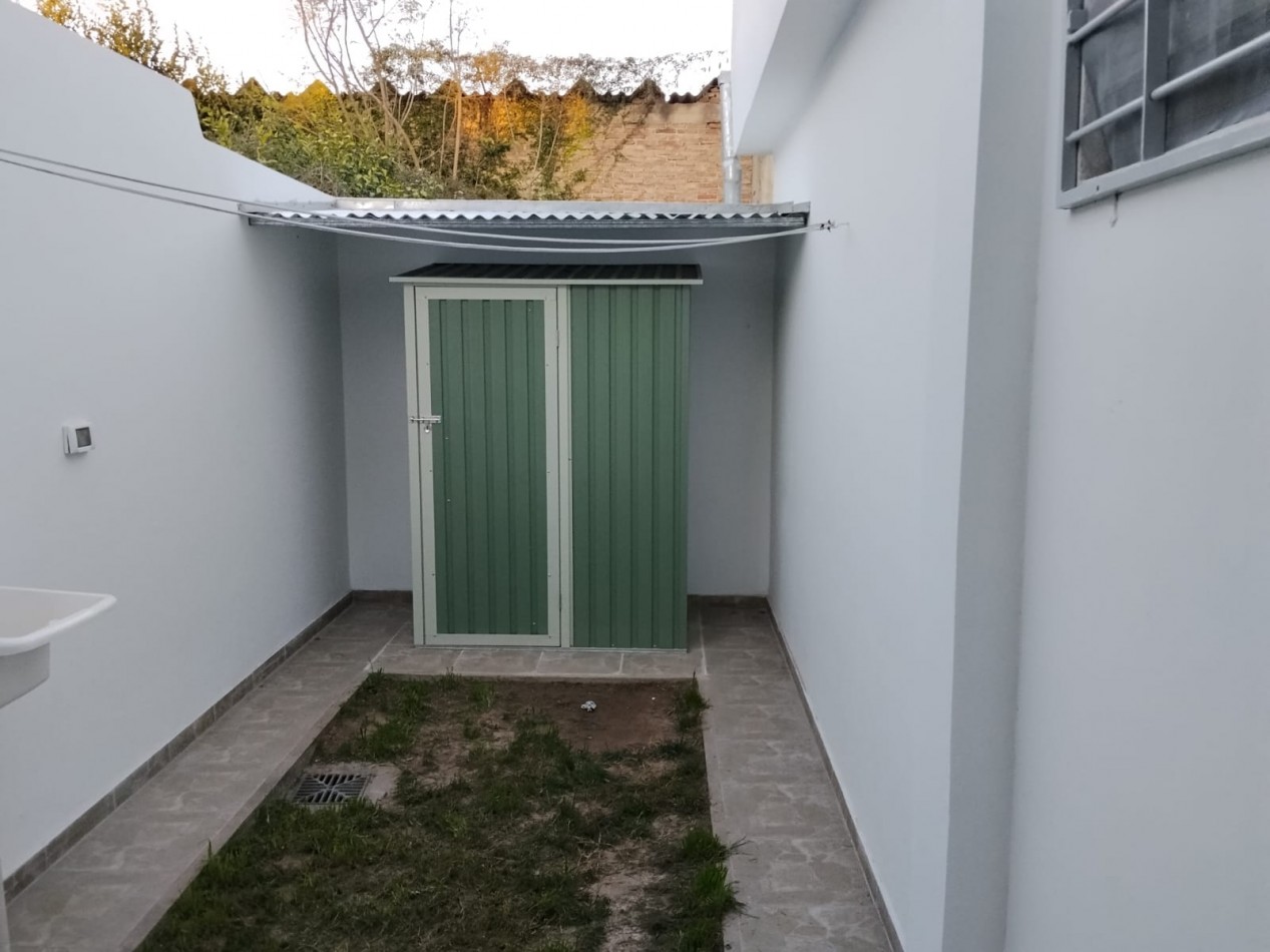 Bo Avenida, excelente departamento tipo duplex.-
