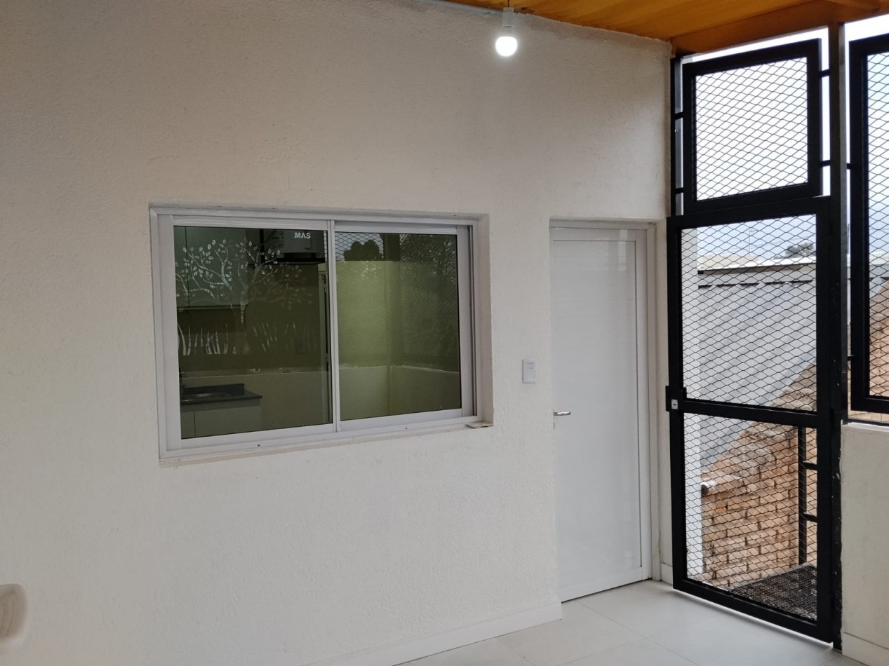 BARRIO ESTACION FLORES, SE ALQUILA DEPARTAMENTO NUEVO A ESTRENAR EN PLANTA ALTA