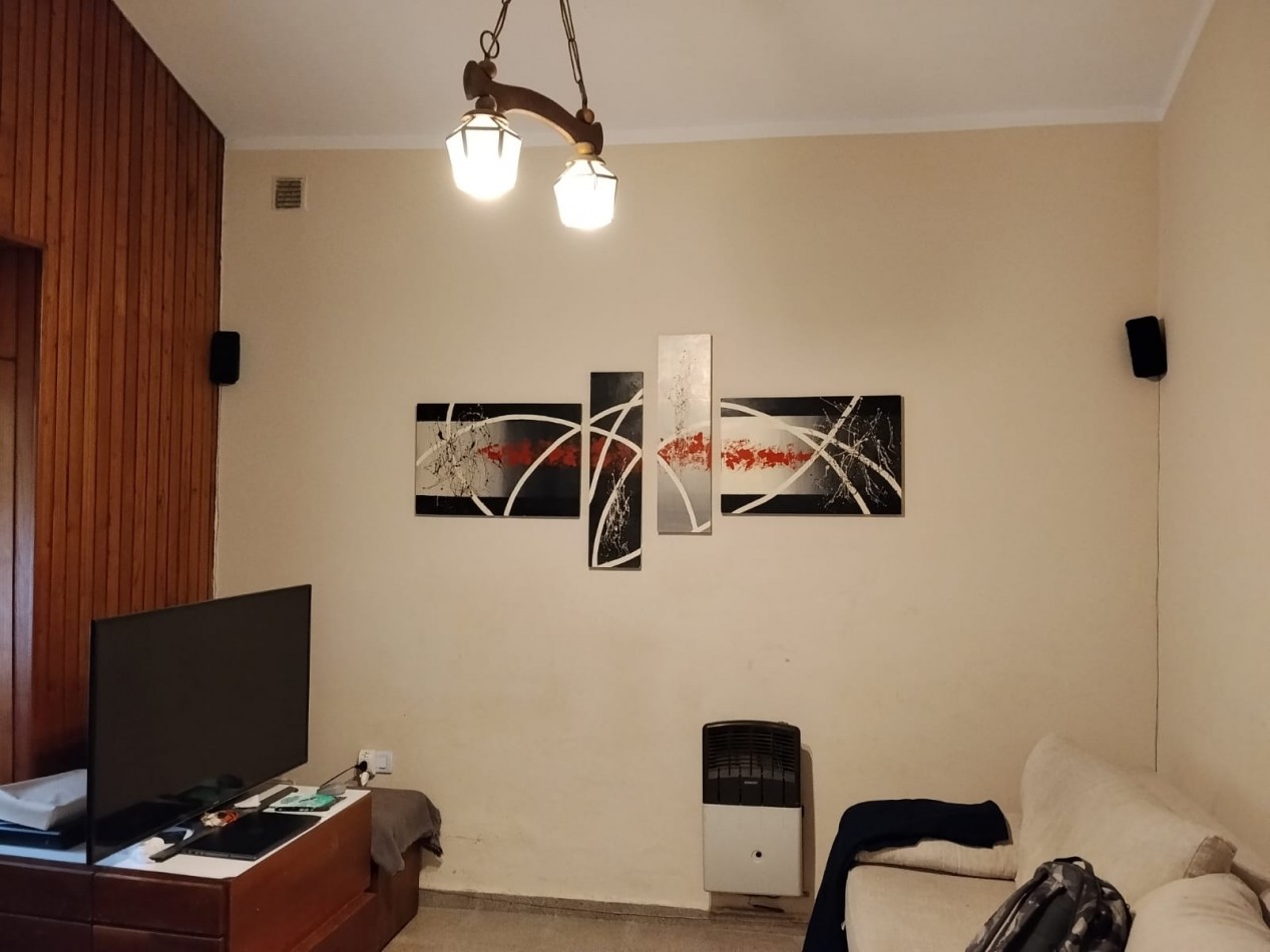 BARRIO ROSEDAL, SE VENDE CASA CON DEPARTAMENTO 